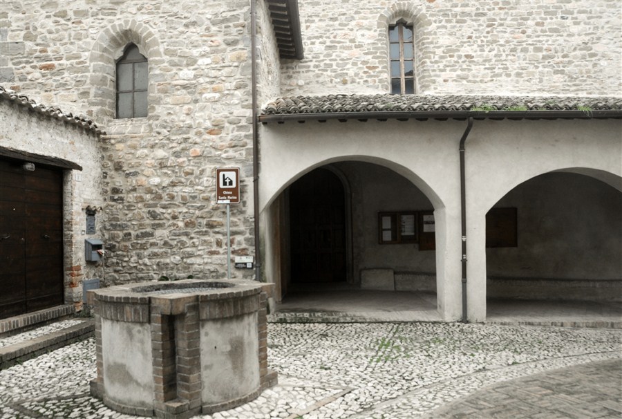 Kyrkan Santa Marina - Castel Ritaldi | Secret World Trip Planner