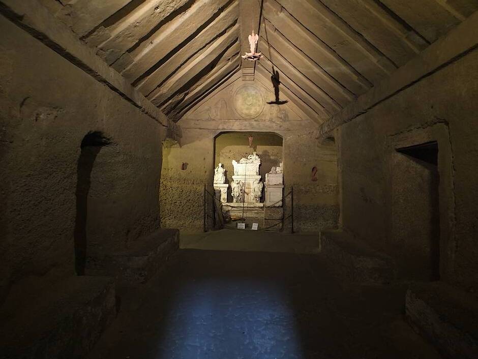 Aparteko Hypogeum bolumen (Etruriar Hilobia) - Perugia | Secret World Trip Planner