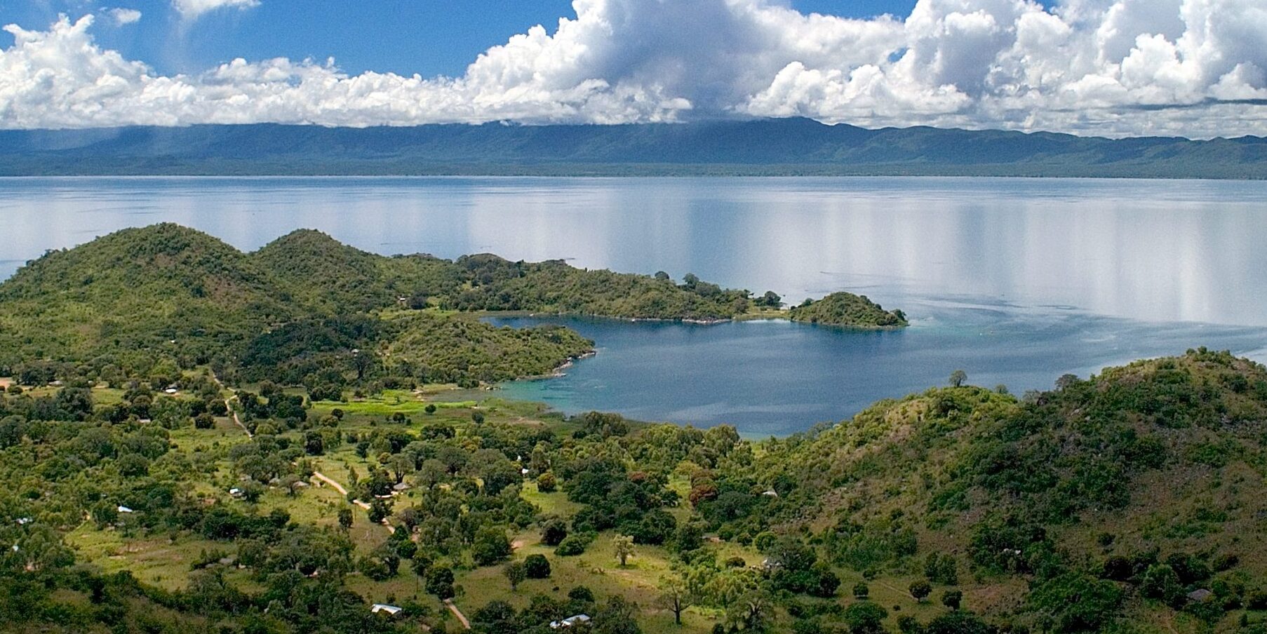 Der Malawi-See, einer der größten Seen der Welt — T378
