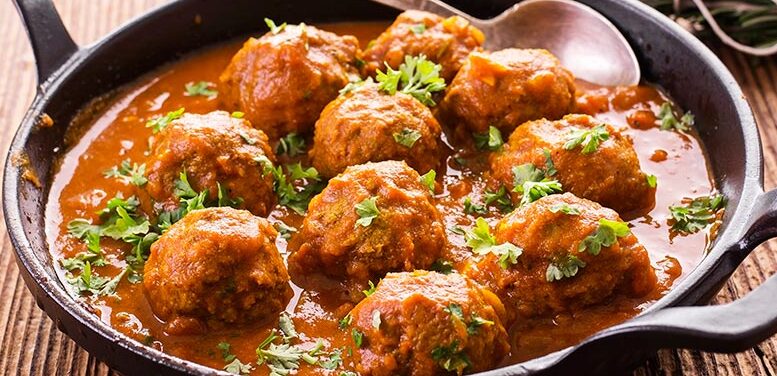 Klassische Tapas: Albondigas, spanische Fleischbällchen — Granada