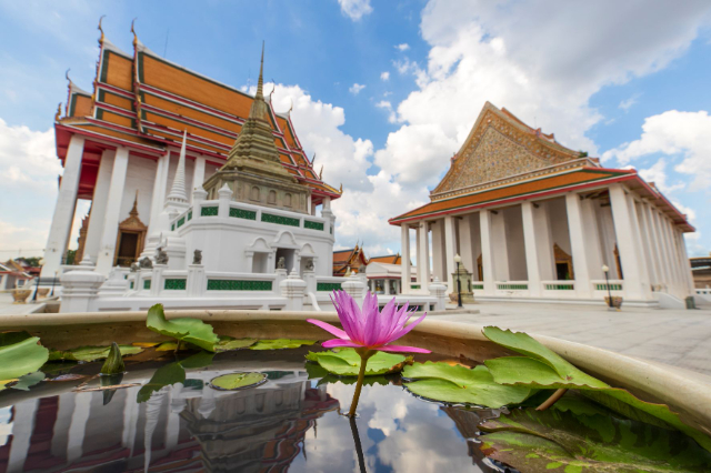 Wat Kalayanamit Woramahawiharn — Khet Thon Buri