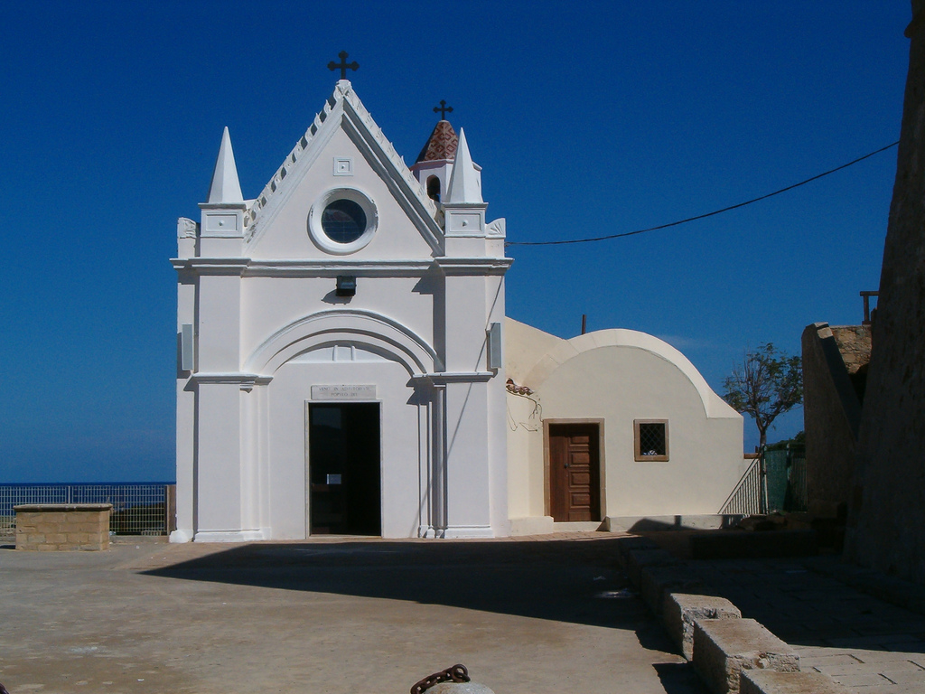 Santutegia Gure Andre Capo Colonna - Capocolonna | Secret World Trip Planner