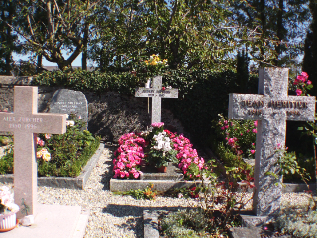 Grabmal von Audrey Hepburn — Tolochenaz