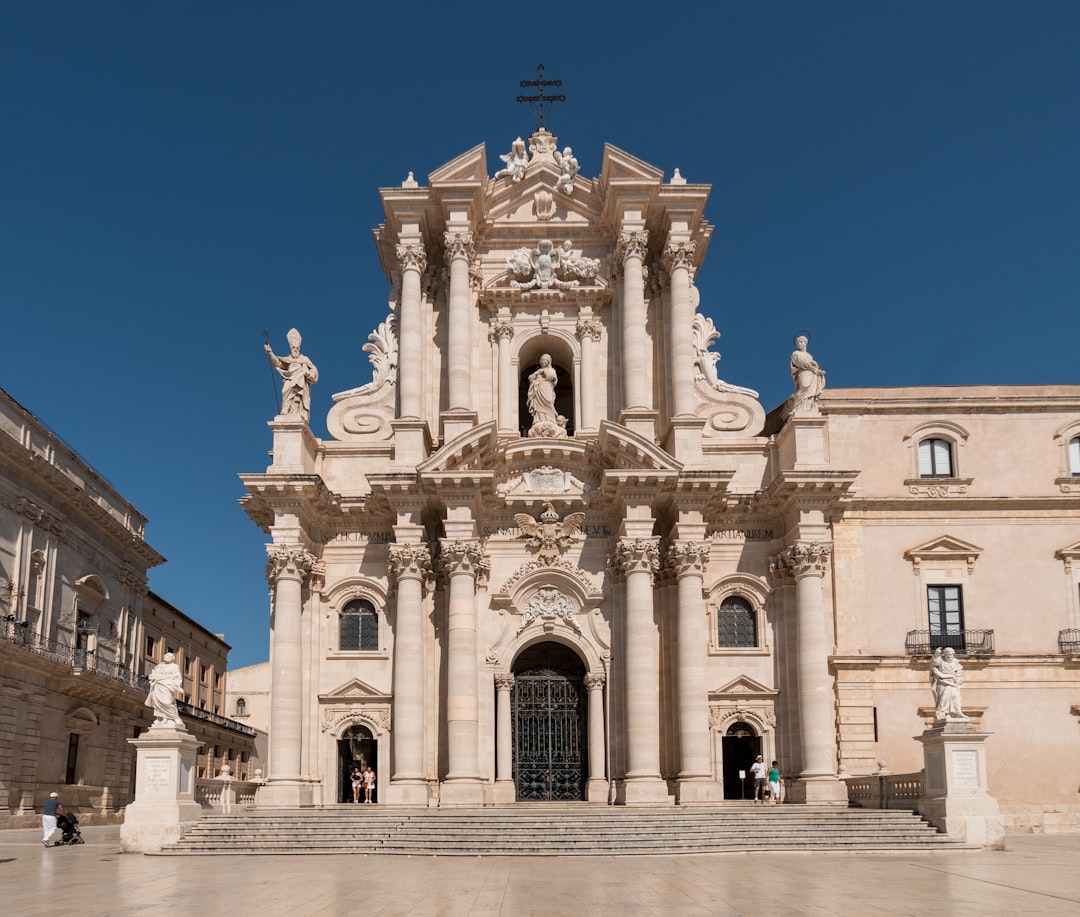 Der Papyrus von Ägypten und Sizilien - Siracusa | Secret World Trip Planner