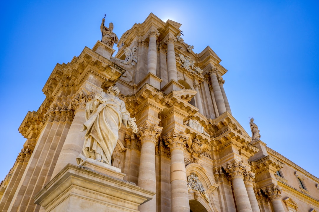 Der Papyrus von Ägypten und Sizilien - Siracusa | Secret World Trip Planner