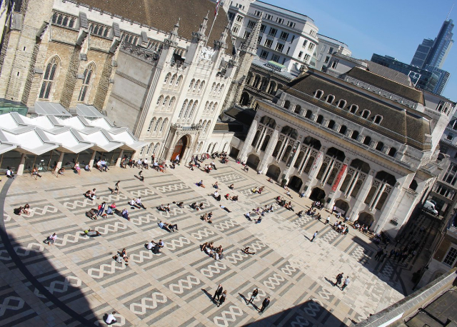 Das unterirdische römische Amphitheater der Guildhall - Guildhall Yard | Secret World Trip Planner