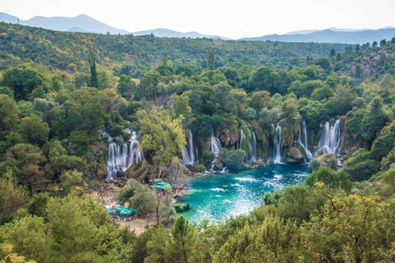Kravica-Wasserfälle, Bosnien — Studenci