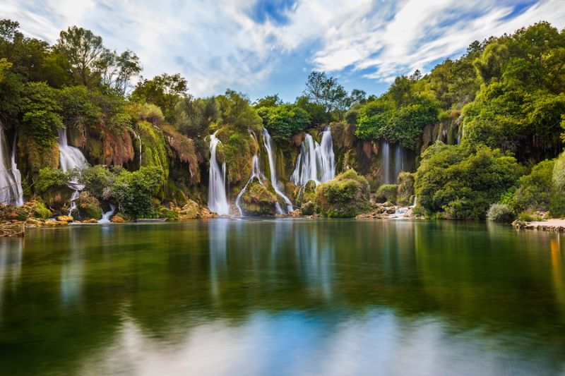Kravica-Wasserfälle, Bosnien - Studenci | Secret World Trip Planner