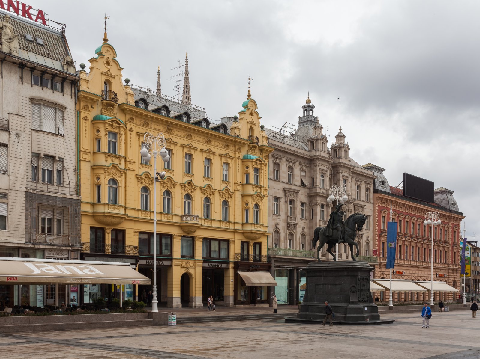 Verbot Jelačić Platz: der Hauptplatz von Zagreb - Zagreb | Secret World Trip Planner