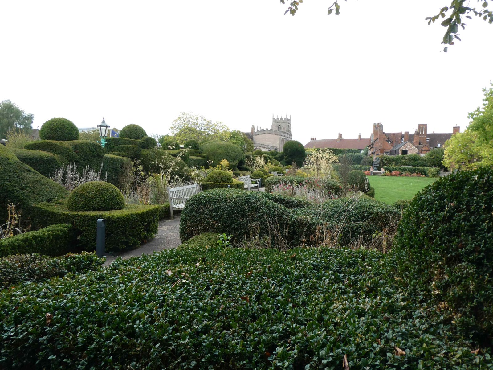 Elizabethan Knot Gardens in the heart of England - Chapel Ln | Secret World Trip Planner