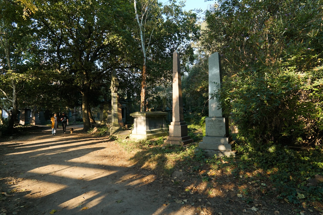 London: Abney Park Cemetery - Stoke Newington | Secret World Trip Planner