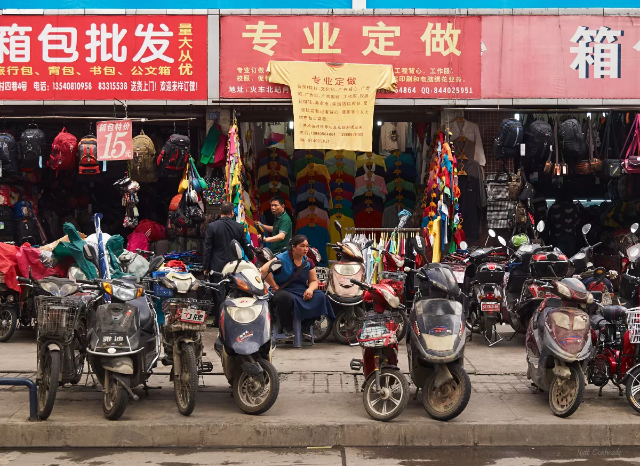 Lotus Pool Market - Cheng Du Shi | Secret World Trip Planner