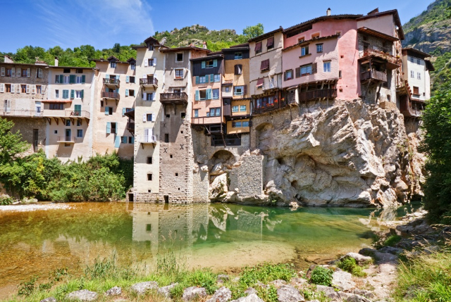 Pont-en-Royans and the Case Sospese — Pont-en-Royans