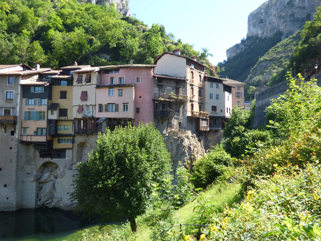 Pont-en-Royans and the Case Sospese - Pont-en-Royans | Secret World Trip Planner