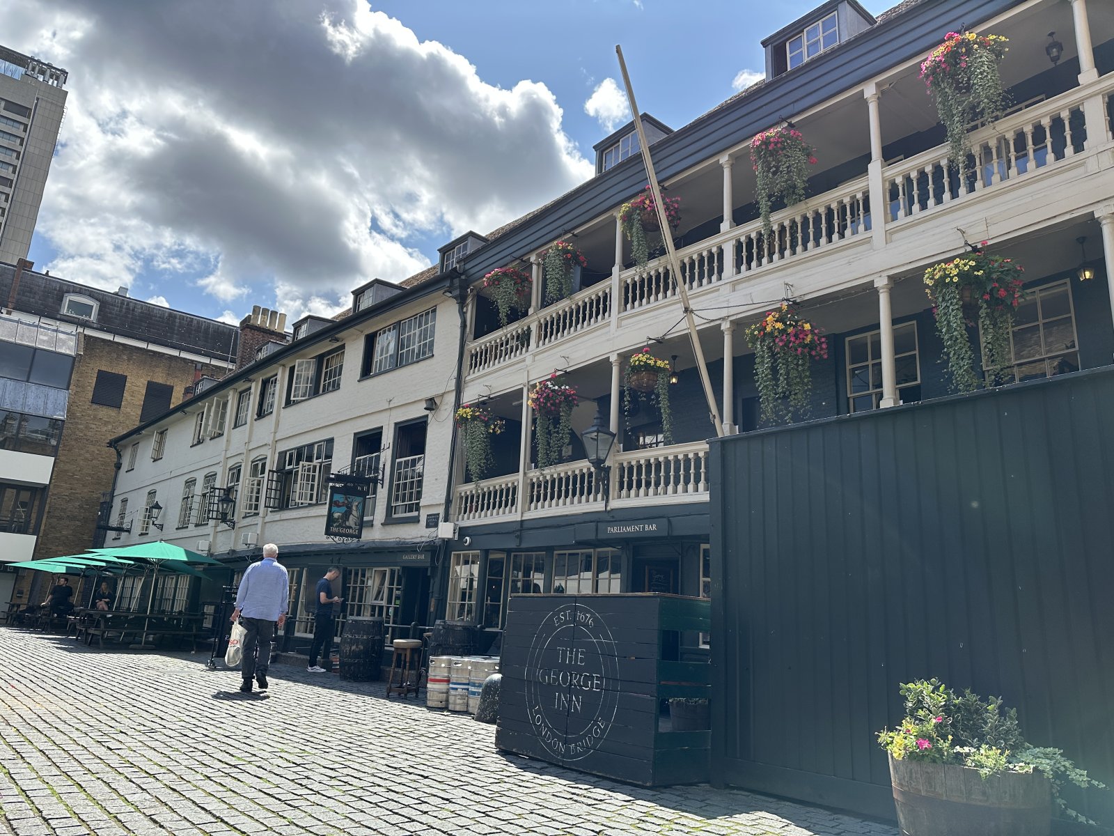 Das Gasthaus George - 75 Borough High St | Secret World Trip Planner