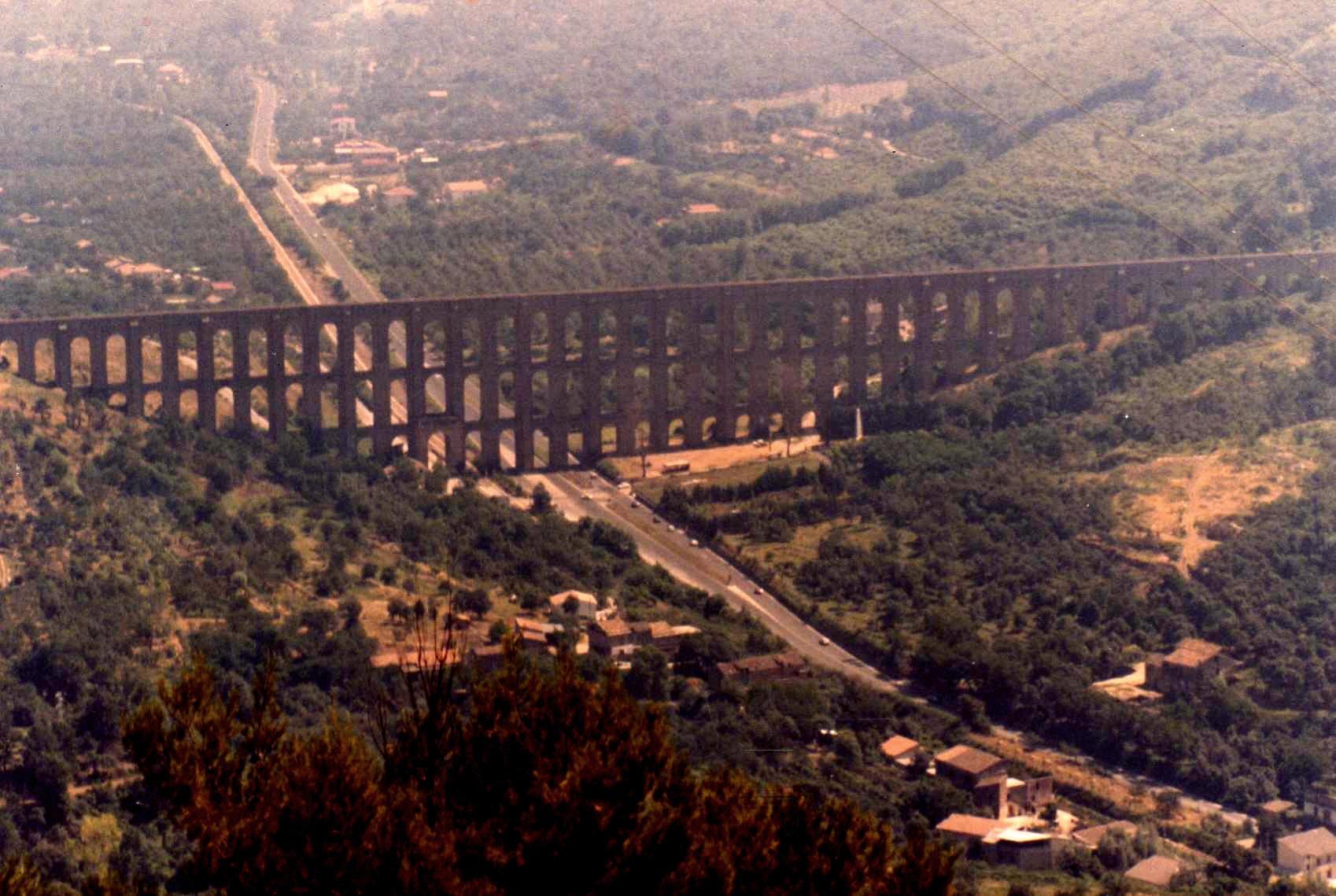 Carolino نالی - Valle di Maddaloni | Secret World Trip Planner