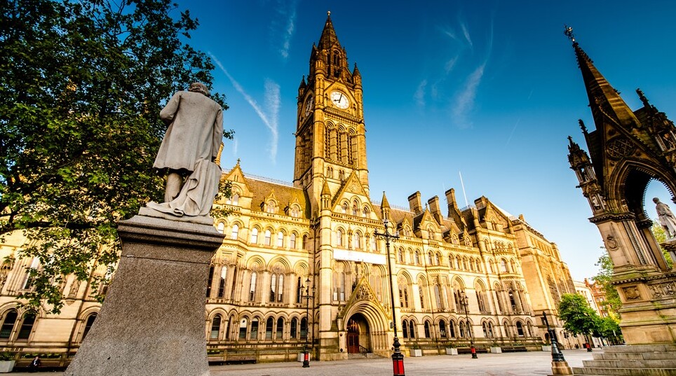 Manchester Town Hall, ein Muss in der Stadt Manchester, betrachtet — 20 Albert Square