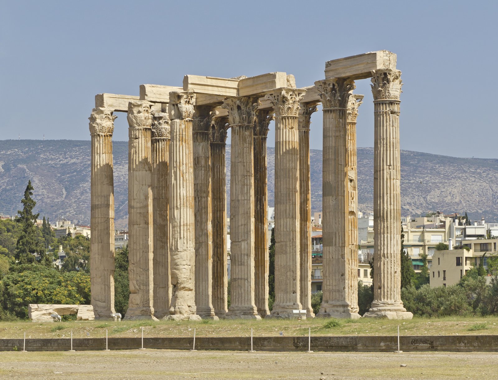 Olympieion (Tempel des olympischen Zeus) - Atene | Secret World Trip Planner
