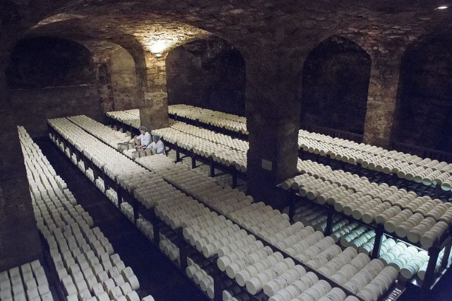 die Höhlen des Roquefort-Käses - Roquefort-sur-Soulzon | Secret World Trip Planner