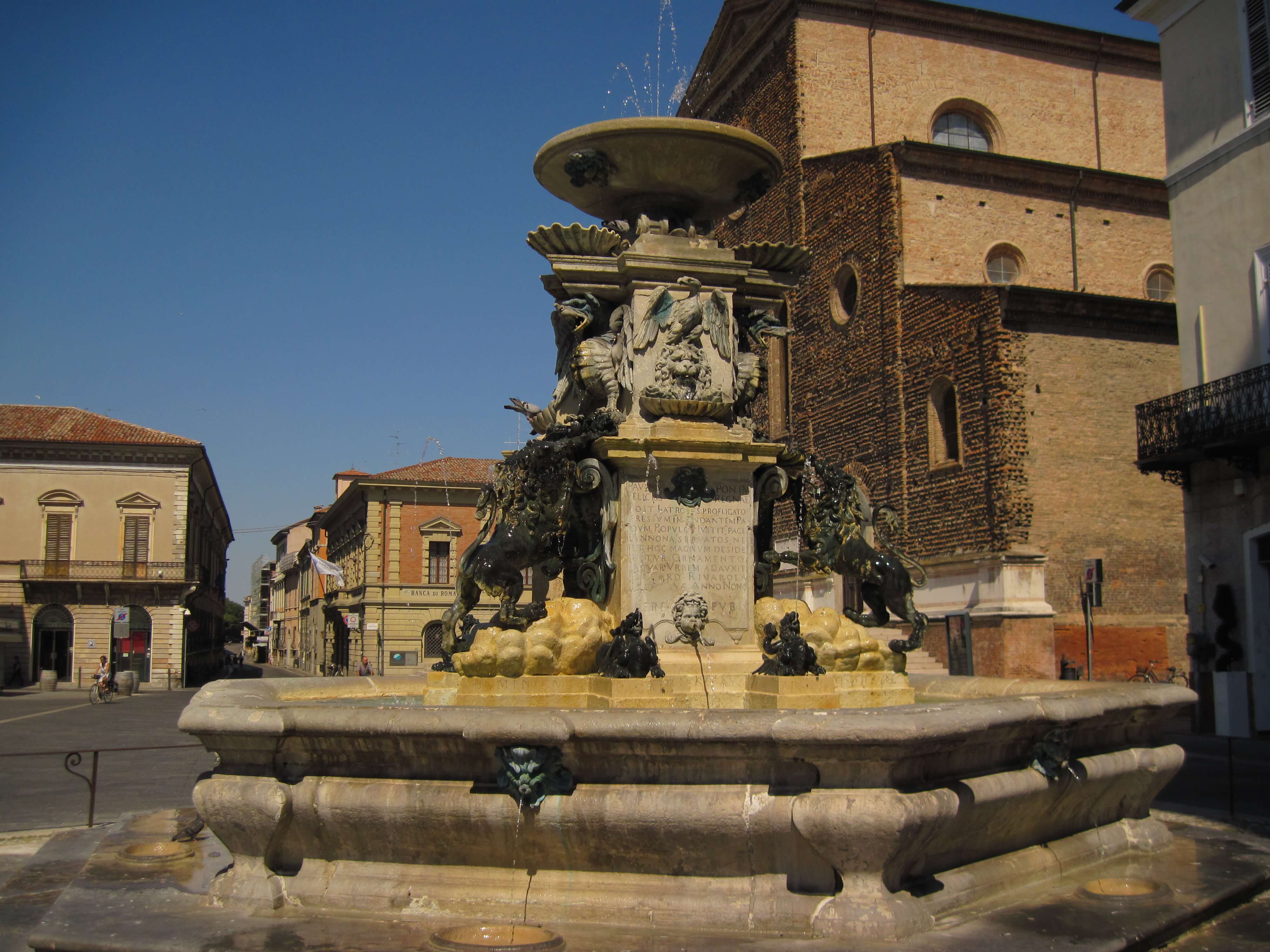 Monumental-Brunnen - Faenza | Secret World Trip Planner