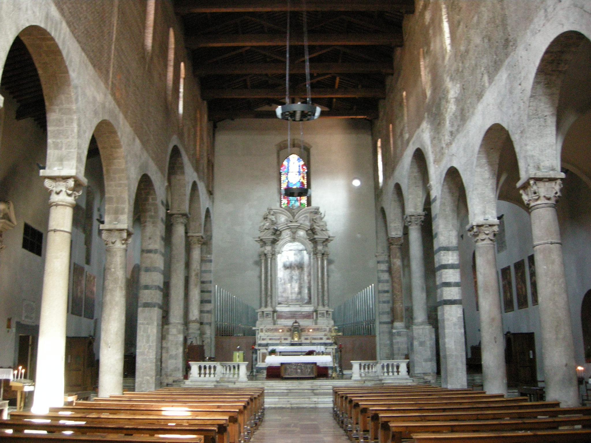 Borgo shahridagi San-Mishel cherkovi  - Pisa | Secret World Trip Planner
