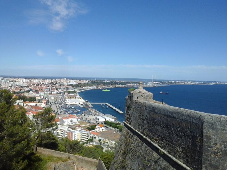 Setubal: the city that divides — Setúbal Municipality