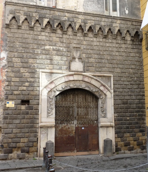 Palazzo Penne.. the Palazzo del Diavolo - Napoli | Secret World Trip Planner