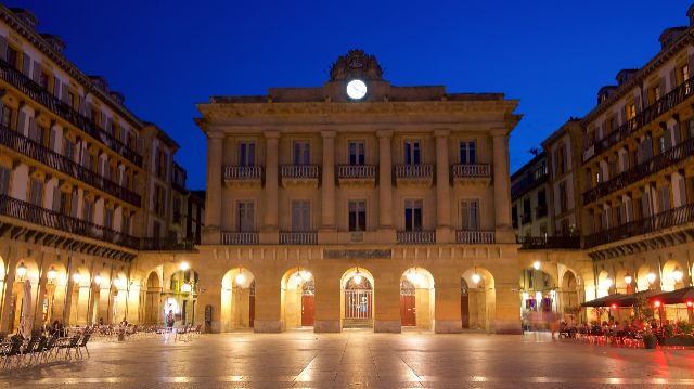 Platz der Verfassung - Donostia | Secret World Trip Planner