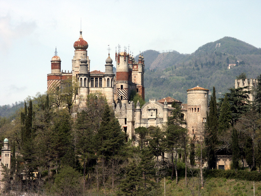 Das Schloss von Rocchetta Mattei - Ponte | Secret World Trip Planner