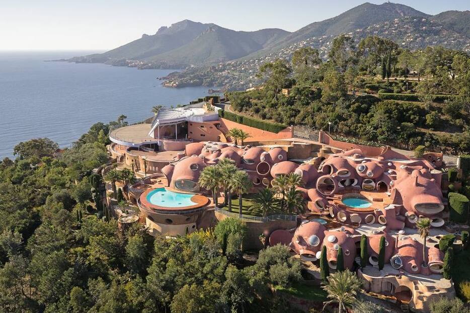 Palais Bulles: Pier Cardin's Bubble Palace — Théoule-sur-Mer