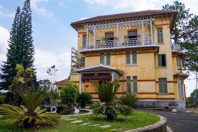 Der Palast der Königin Nam Phuong — Thành phố Đà Lạt