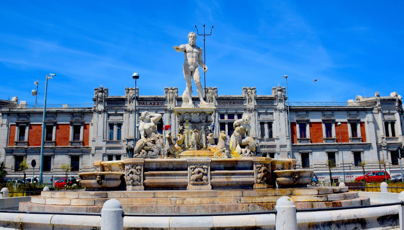Fontana Neptuna - Fontana di Nettuno | Secret World Trip Planner