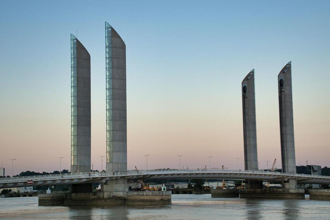  The Pont Chaban-Delmas (Chaban-Delmas Bridge) — Bordeaux