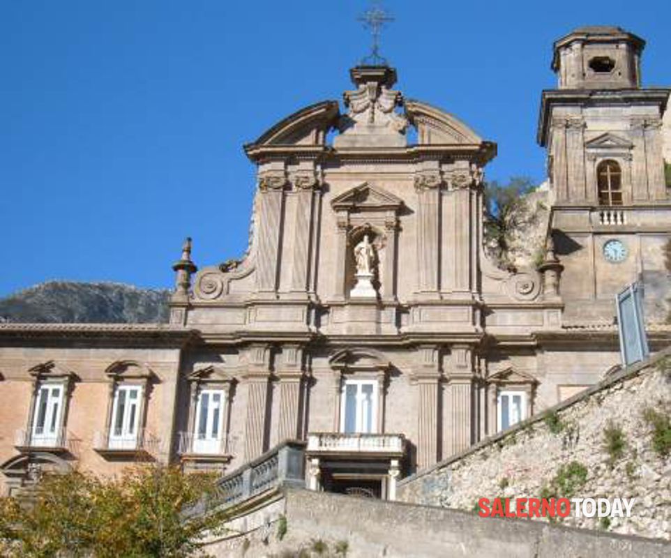 Abtei der Heiligen Dreifaltigkeit: ein Juwel - Corpo di Cava | Secret World Trip Planner