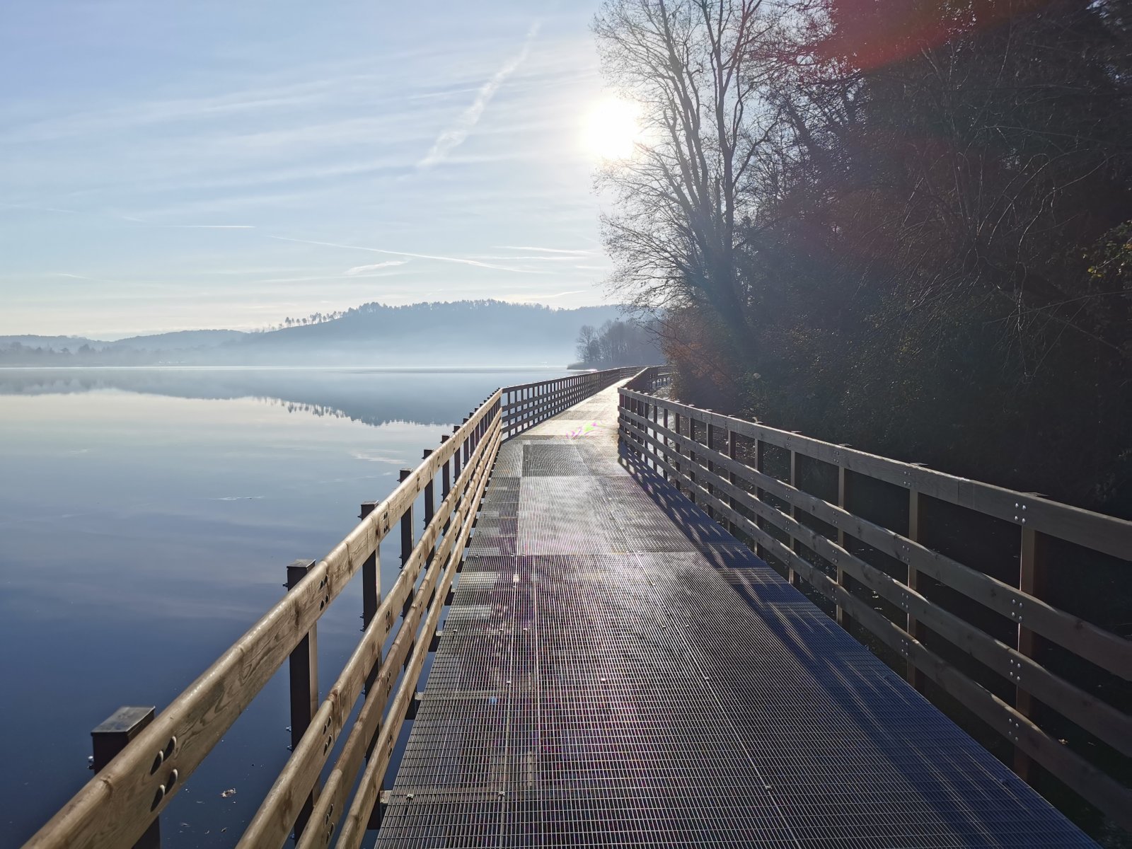 The lake of Comabbio - Lago di Comabbio | Secret World Trip Planner