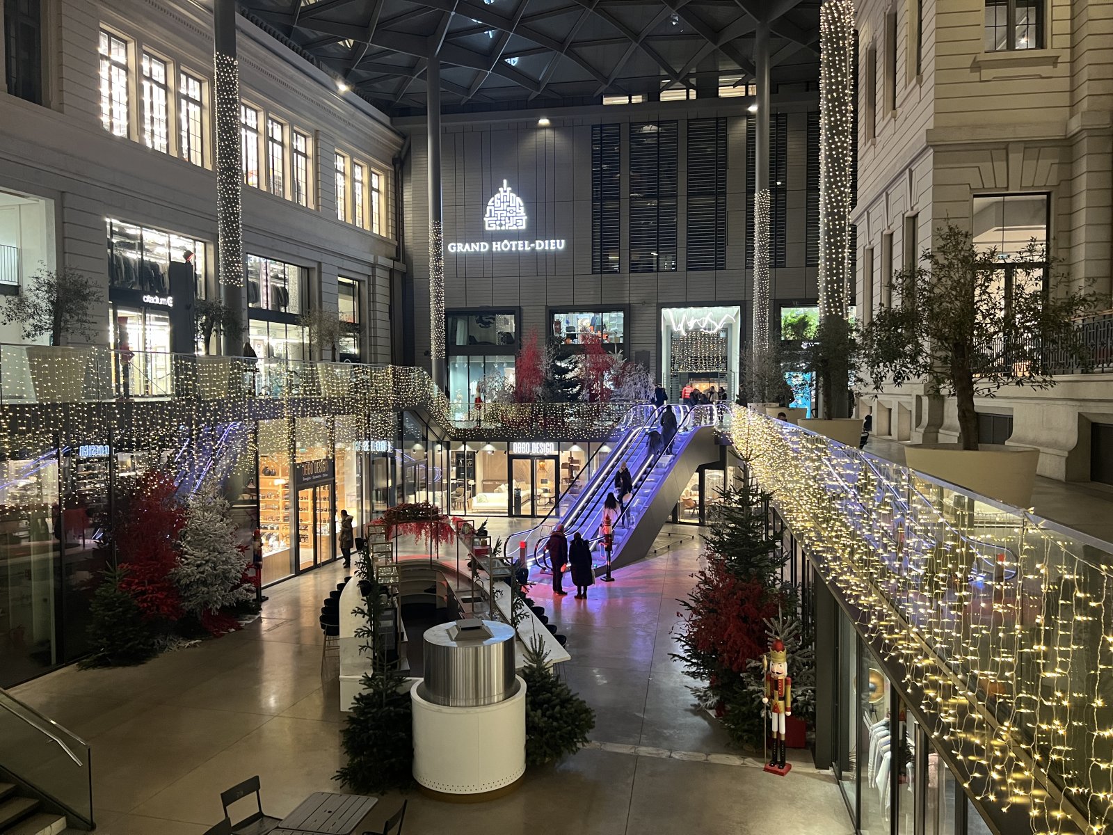 The Hotel-Dieu di Lione - Lyon | Secret World Trip Planner