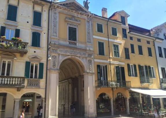 Arco Mera, im Herzen der Stadt Varese - Varese | Secret World Trip Planner