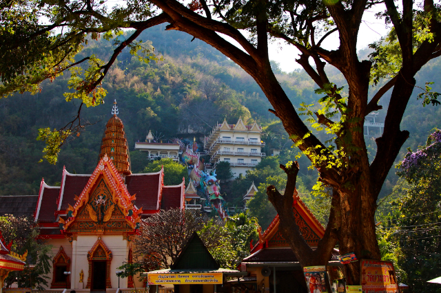 Wat Ban Tham — Tambon Khao Noi