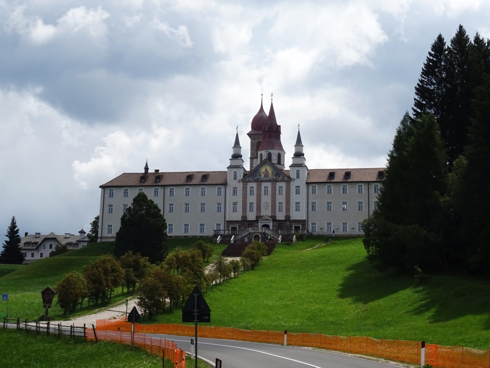 Heiligtum der Madonna di Pietralba - Nova Ponente | Secret World Trip Planner