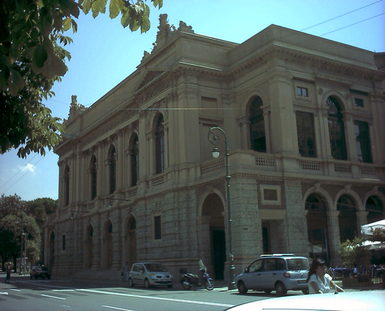 Das Donizetti-Theater - Bergamo | Secret World Trip Planner