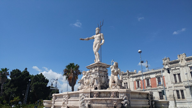 Σιντριβάνι Ποσειδώνας - Fontana di Nettuno | Secret World Trip Planner