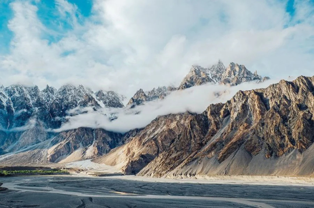 The Passu Cathedral peaks - Hunza Nagar | Secret World Trip Planner