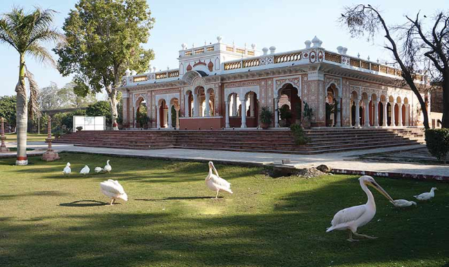 Darbar Mahal - Bahawalpur | Secret World Trip Planner