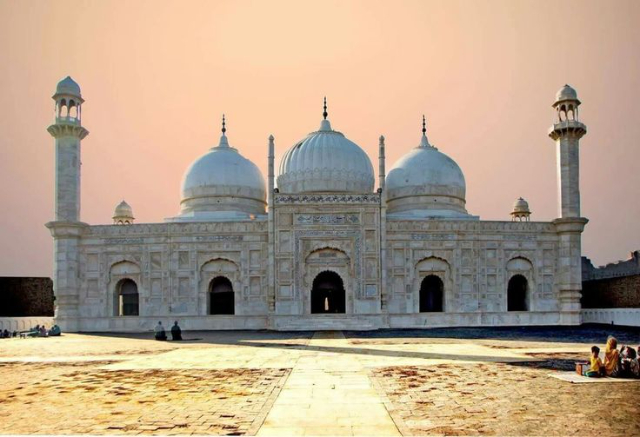 Abbasi Mosque - Chandni | Secret World Trip Planner