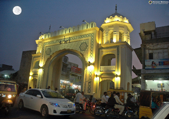 Fareed Gate - Bahawalpur | Secret World Trip Planner