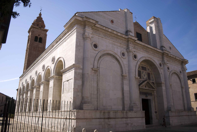 ਮਲਟੇਸਟਾ ਮੰਦਰ - Rimini | Secret World Trip Planner