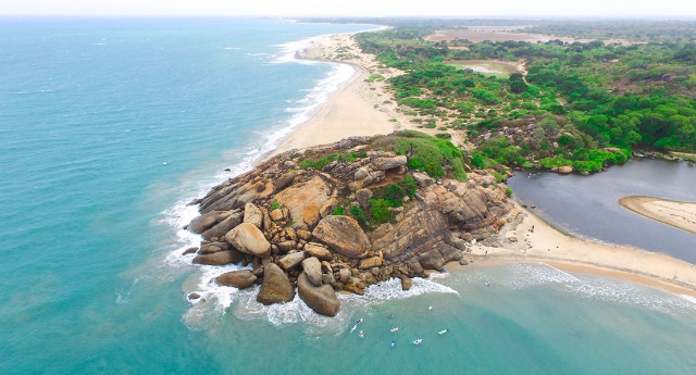 Elephant Rock Beach - Kalkudah | Secret World Trip Planner