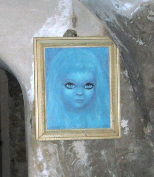 మోంటెబెల్లో కోటలో అజ్జురినా యొక్క ఘోస్ట్ - Montebello | Secret World Trip Planner