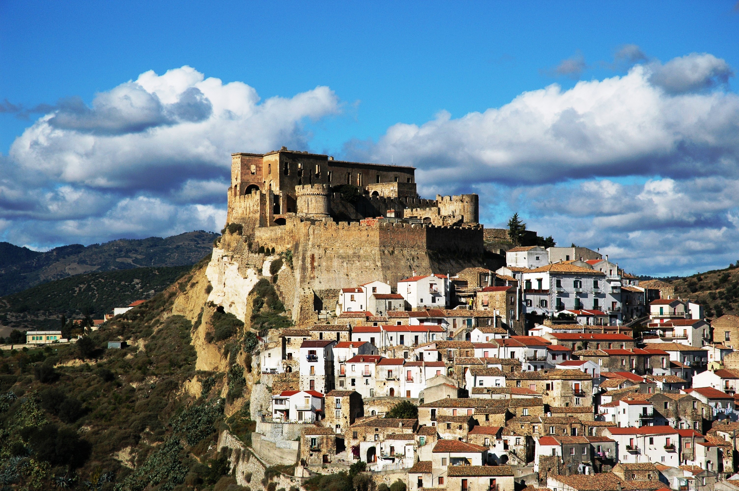 Rocca Imperiale, la curtea lui Frederic al II-lea - Rocca Imperiale | Secret World Trip Planner