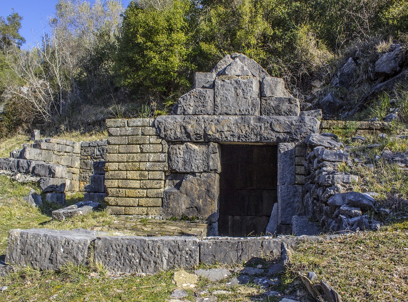 Роккаглиороса - Roccagloriosa | Secret World Trip Planner